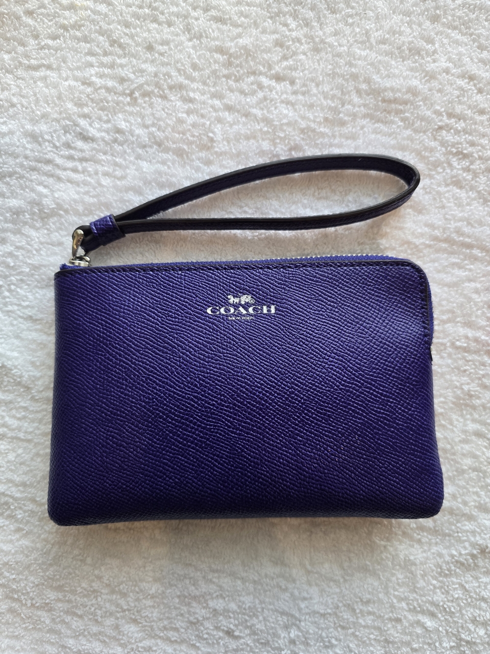 COACH F58032 Purple Crossgrain Leather Corner Zip Wristlet Wallet Pouch *Read*